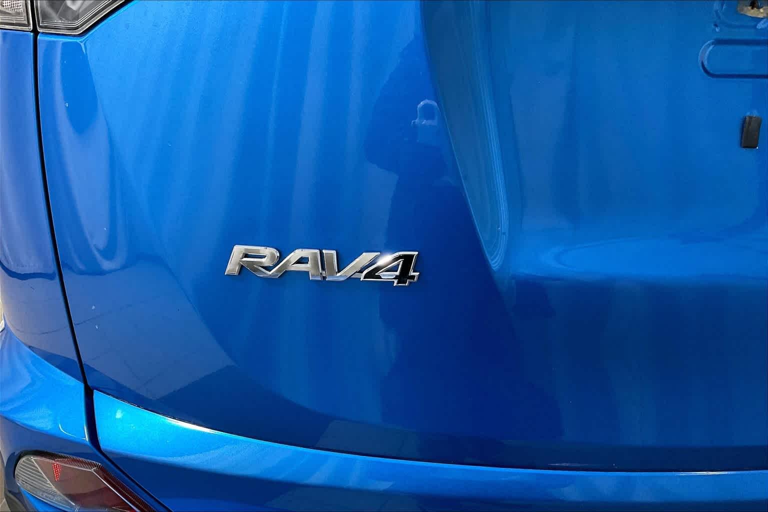 2018 Toyota RAV4 XLE - Photo 29