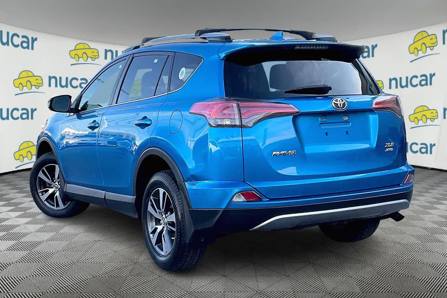 2018 Toyota RAV4 XLE - Photo 4