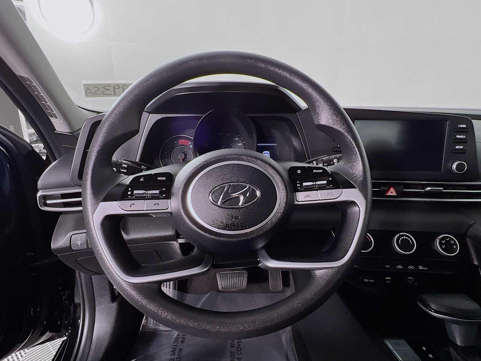 2021 Hyundai Elantra SE - Photo 11