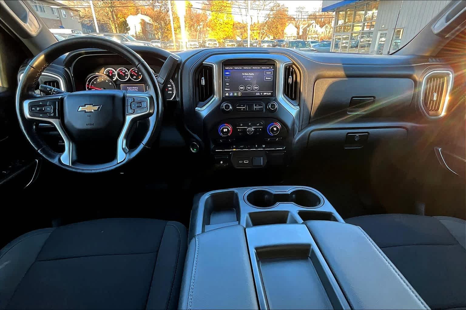 2021 Chevrolet Silverado 1500 LT 4WD Crew Cab 147 - Photo 21