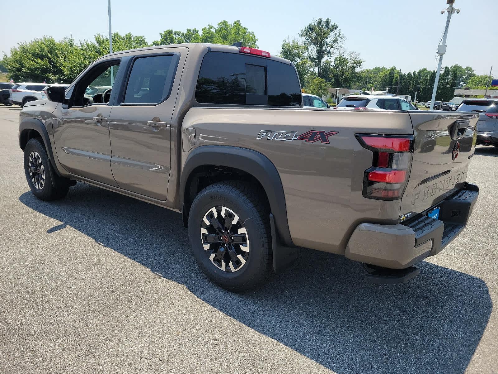 2024 Nissan Frontier PRO-4X Crew Cab 4x4 - Photo 3