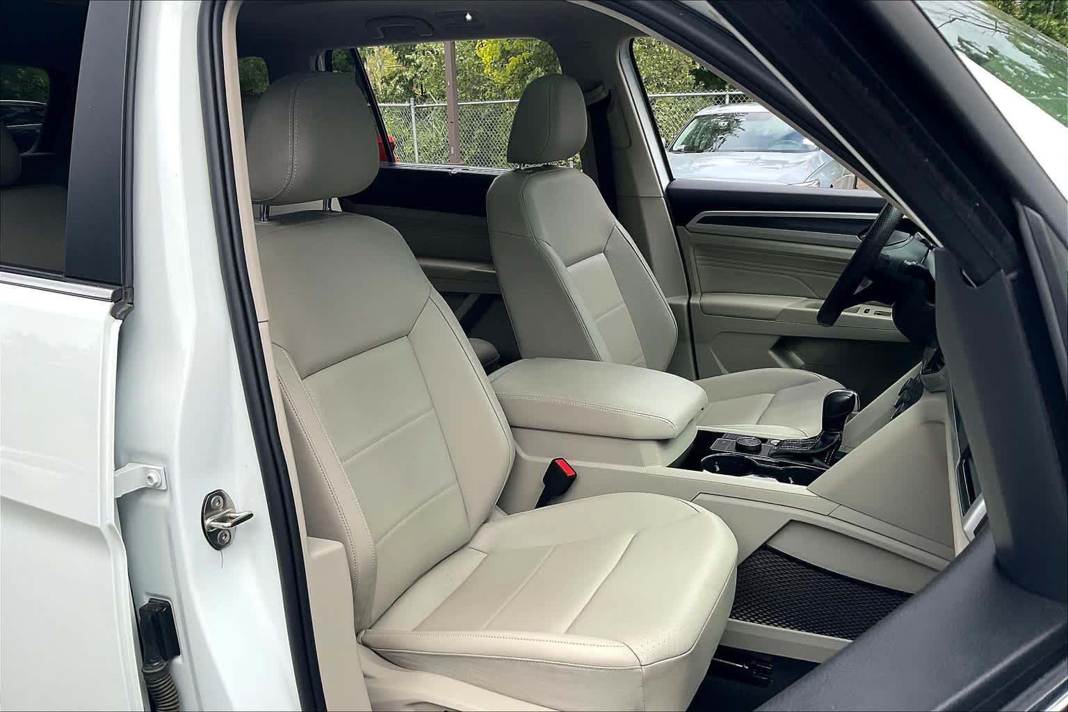 2021 Volkswagen Atlas 3.6L V6 SEL R-Line - Photo 11