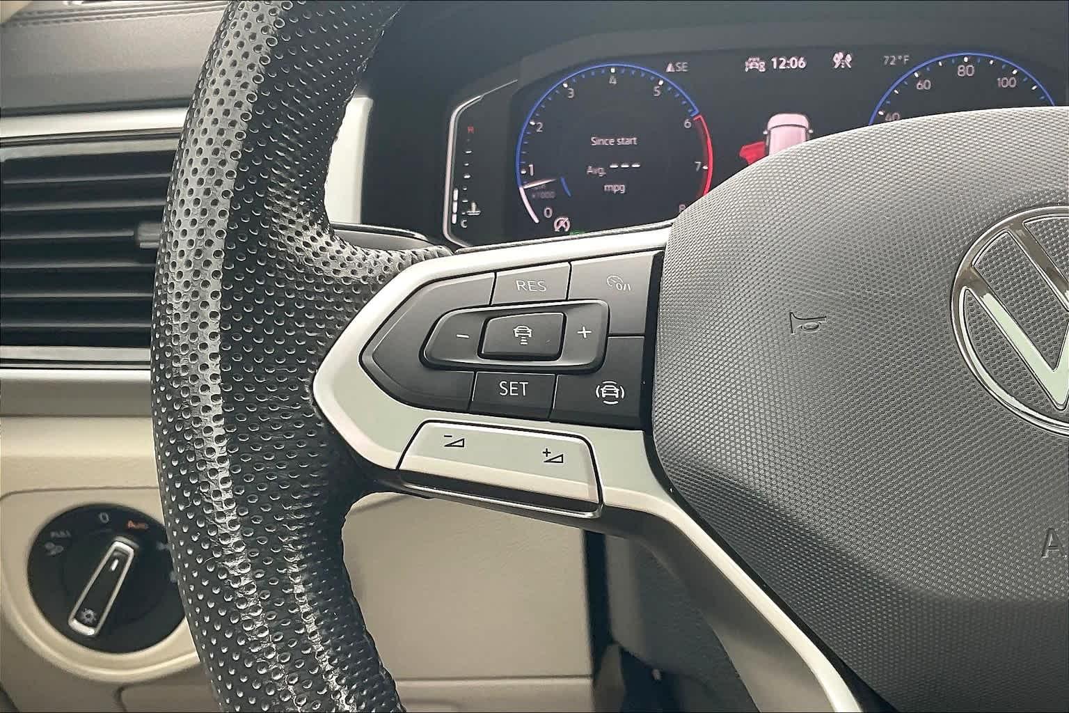 2021 Volkswagen Atlas 3.6L V6 SEL R-Line - Photo 23