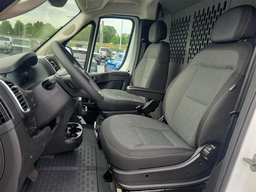 2024 Ram ProMaster 2500 High Roof - Photo 8