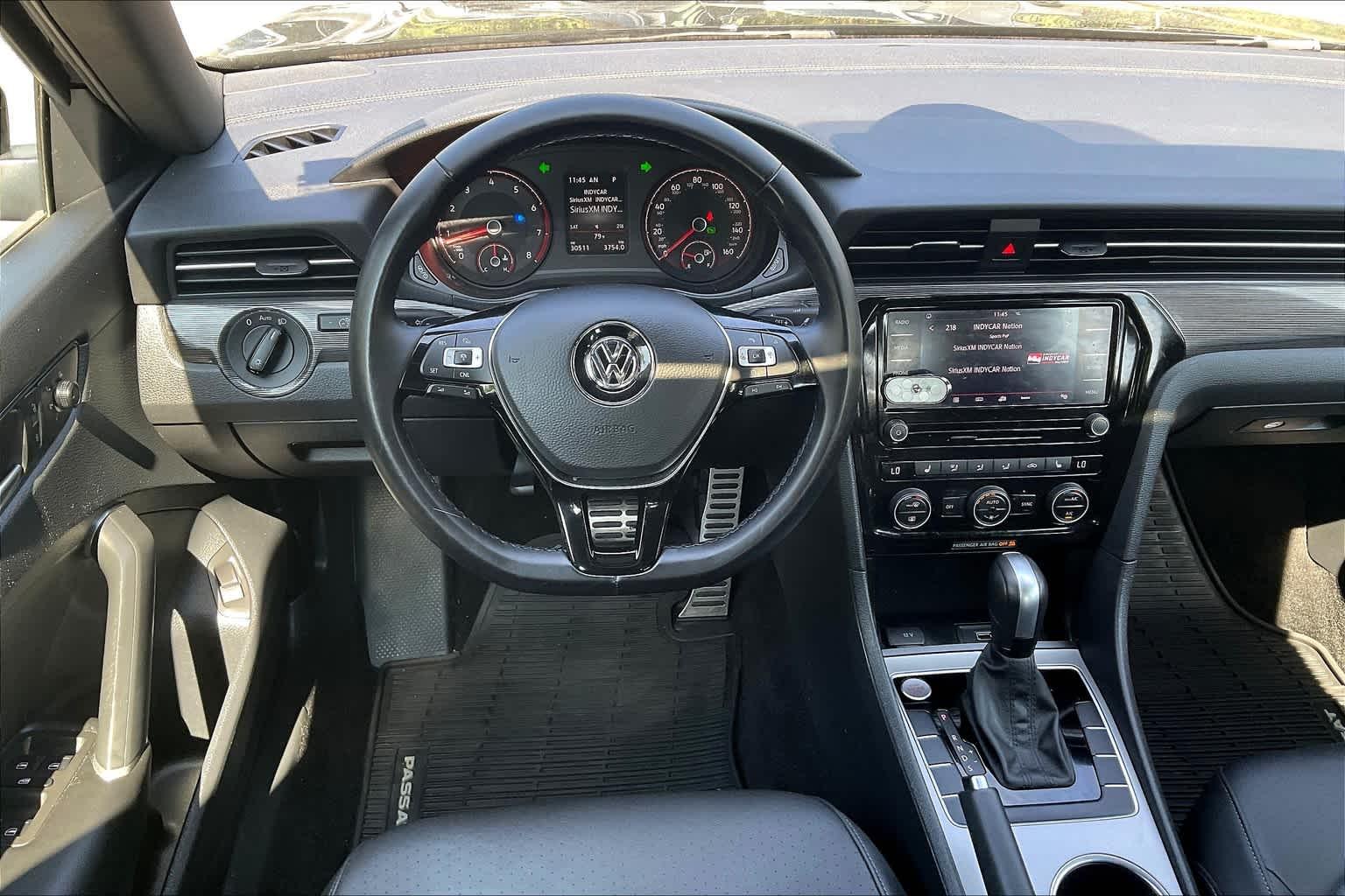 2021 Volkswagen Passat 2.0T R-Line - Photo 17