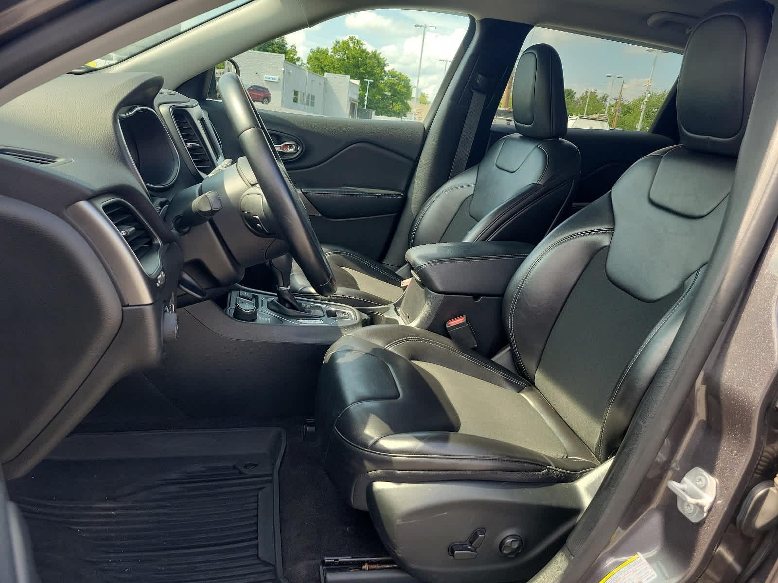 2019 Jeep Cherokee Latitude Plus - Photo 12