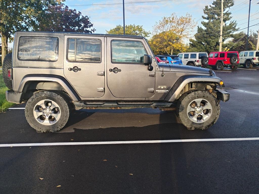 2016 Jeep Wrangler Unlimited Sahara - Photo 6