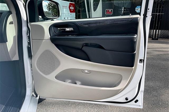 2019 Dodge Grand Caravan SE - Photo 19