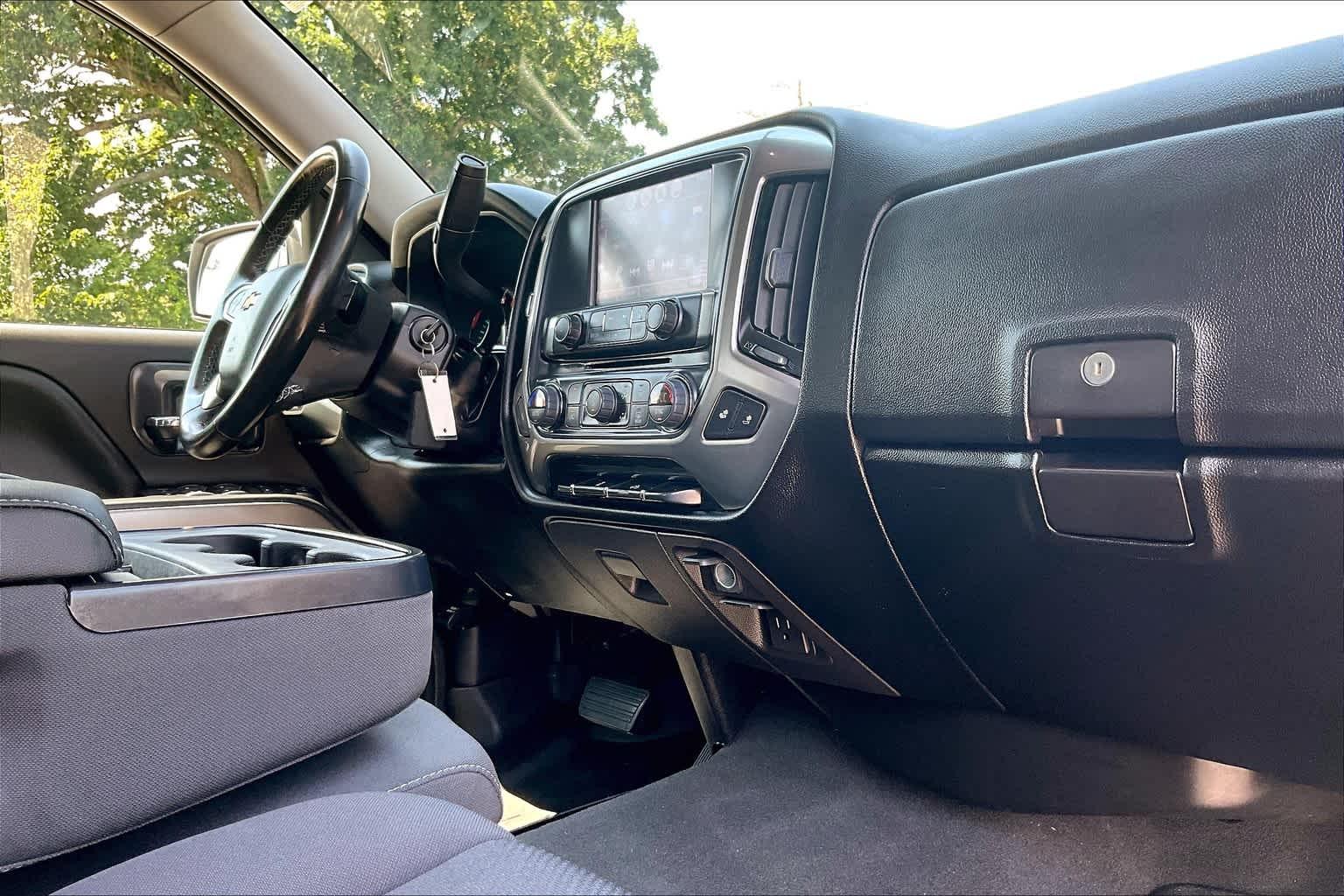 2018 Chevrolet Silverado 1500 LT 4WD Crew Cab 143.5 - Photo 14