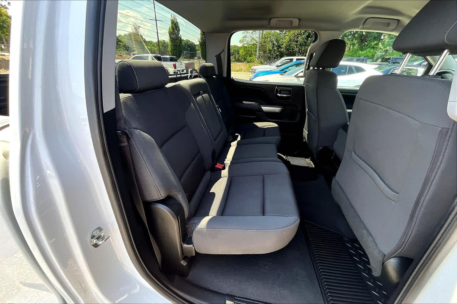 2018 Chevrolet Silverado 1500 LT 4WD Crew Cab 143.5 - Photo 16