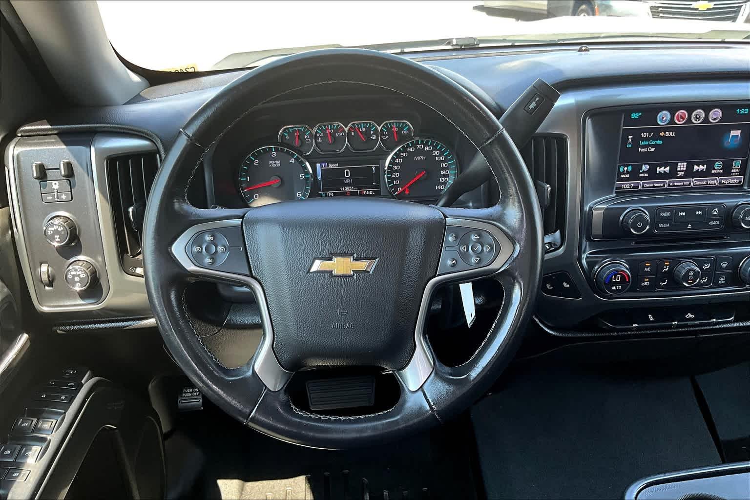 2018 Chevrolet Silverado 1500 LT 4WD Crew Cab 143.5 - Photo 17