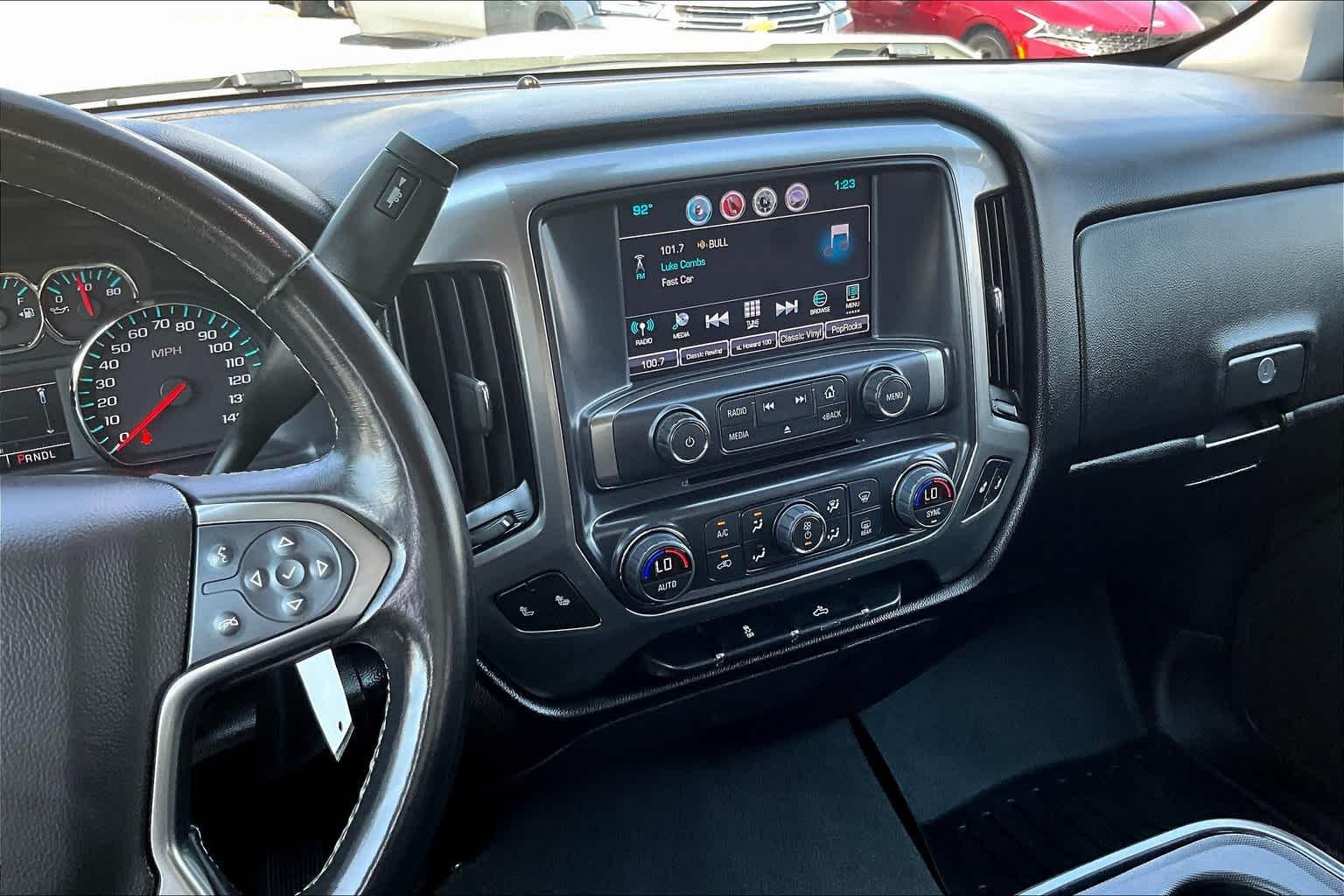 2018 Chevrolet Silverado 1500 LT 4WD Crew Cab 143.5 - Photo 18