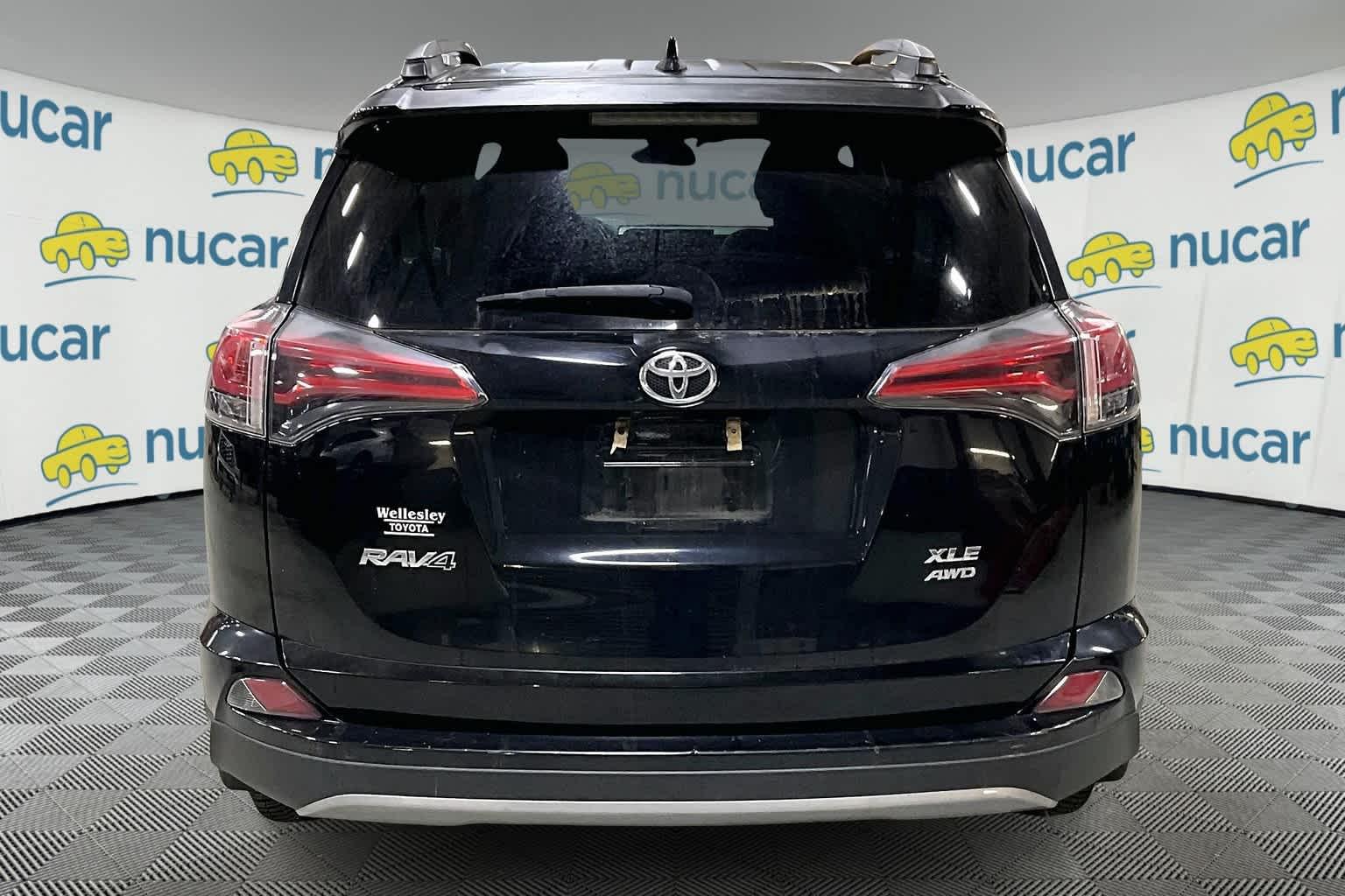 2017 Toyota RAV4 XLE - Photo 5