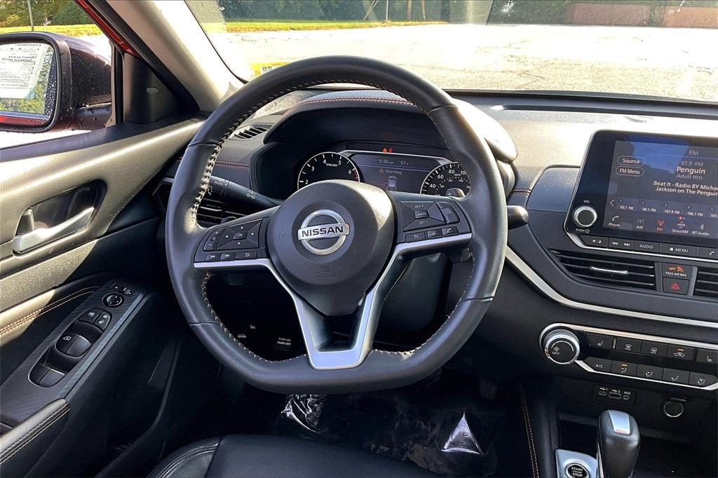 2022 Nissan Altima 2.0 SR - Photo 17