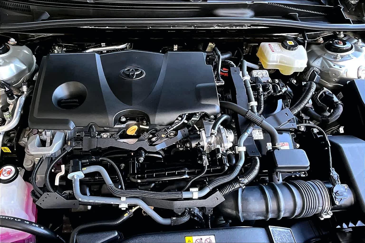 2021 Toyota Camry Hybrid SE - Photo 28