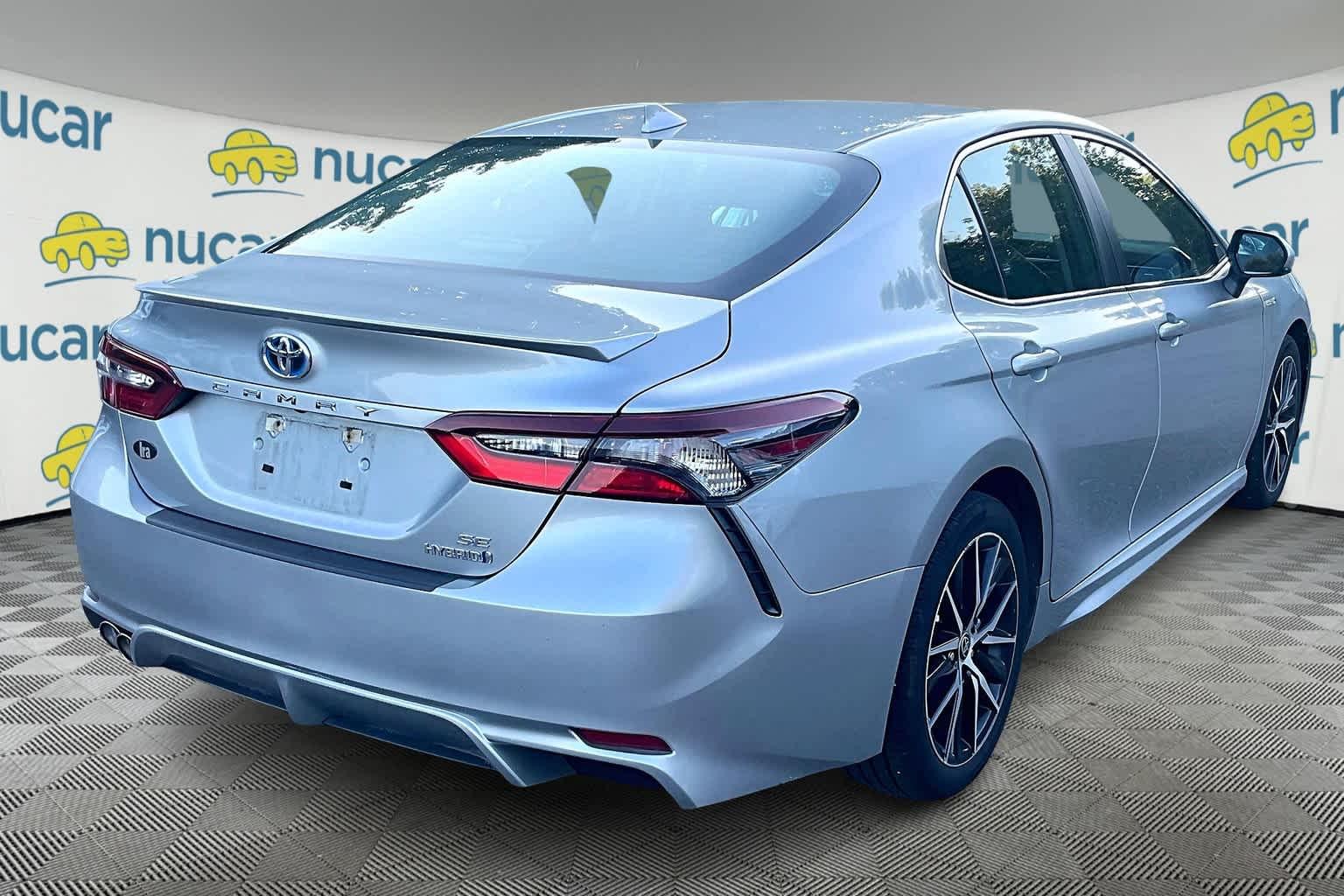 2021 Toyota Camry Hybrid SE - Photo 4