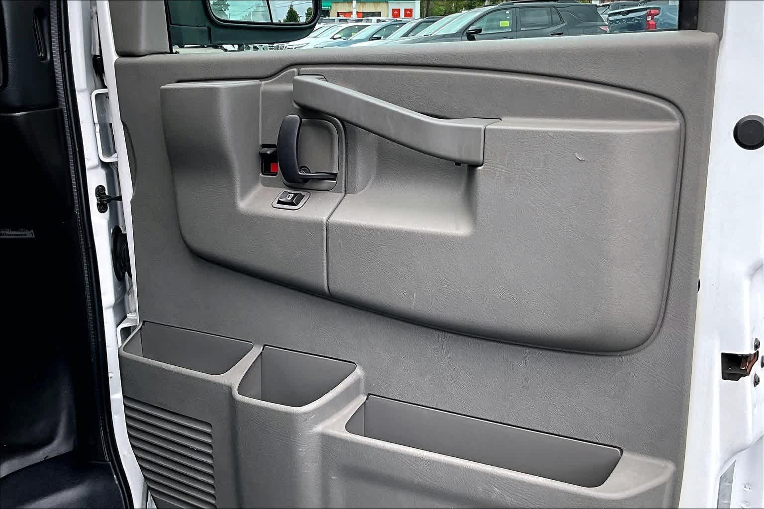 2016 Chevrolet Express CUTWAY 3500 Van 139 - Photo 12