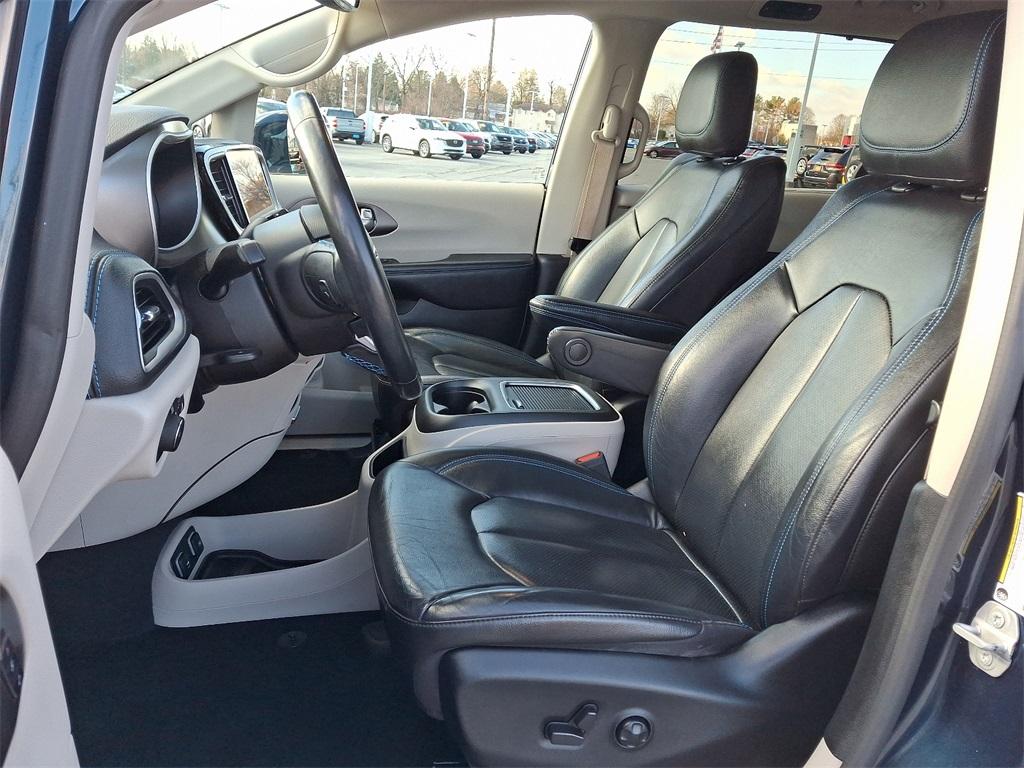 2021 Chrysler Pacifica Touring L - Photo 14