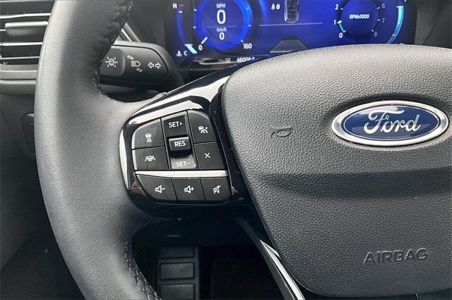 2022 Ford Escape Titanium - Photo 24