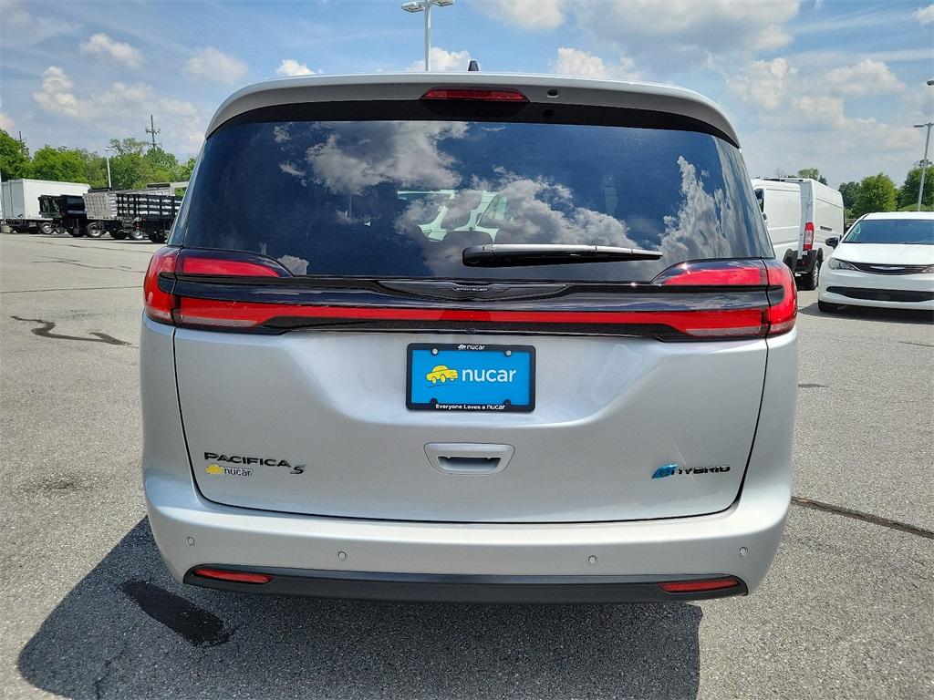 2024 Chrysler Pacifica Hybrid Select - Photo 5