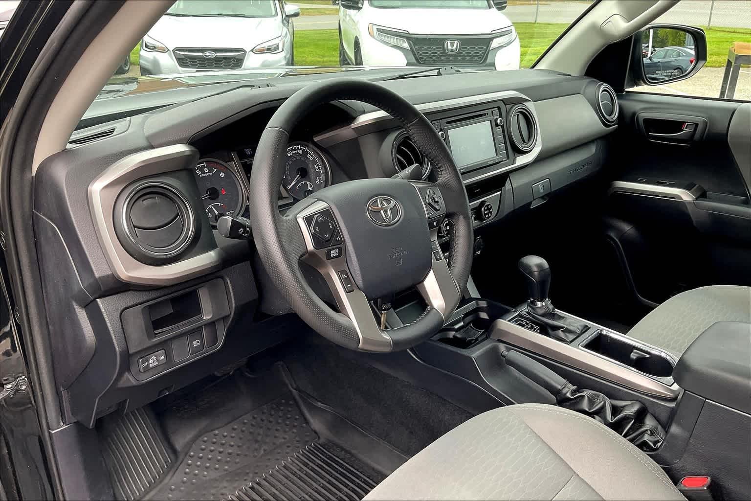 2018 Toyota Tacoma SR5 Double Cab 5 Bed V6 4x4 AT - Photo 8