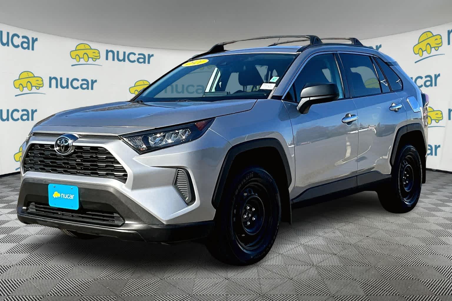 2021 Toyota RAV4 LE - Photo 3