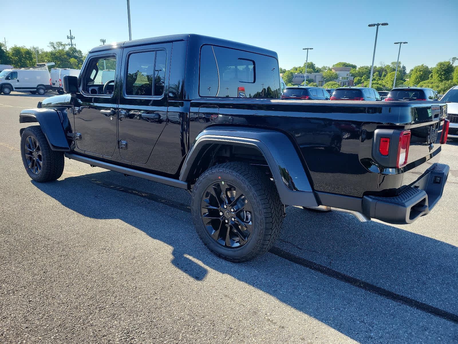 2024 Jeep Gladiator 4x4 - Photo 3