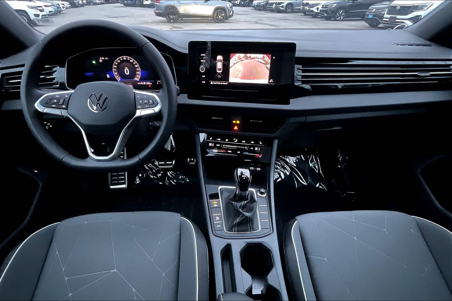 2025 Volkswagen Jetta Sport - Photo 12