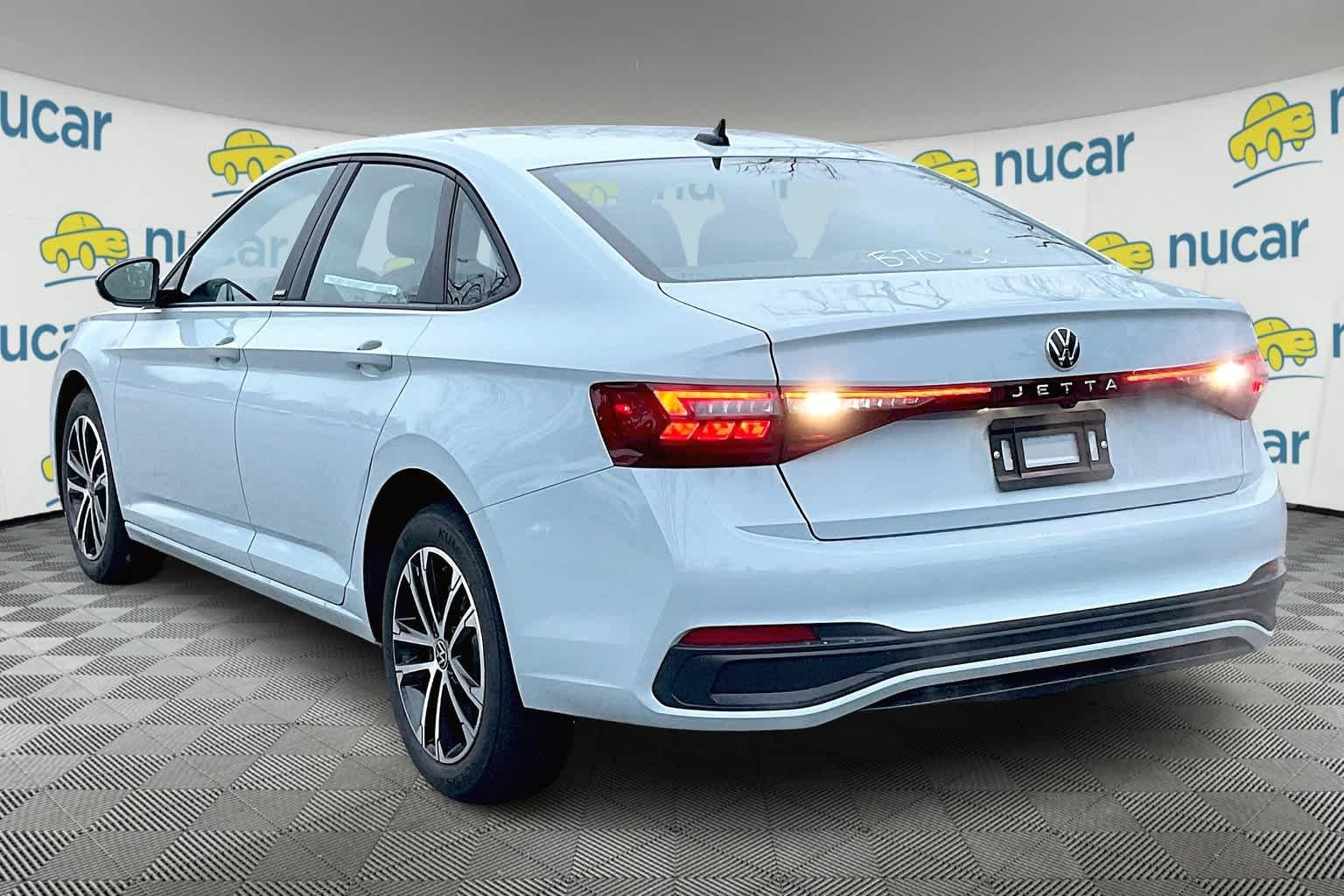 2025 Volkswagen Jetta Sport - Photo 5