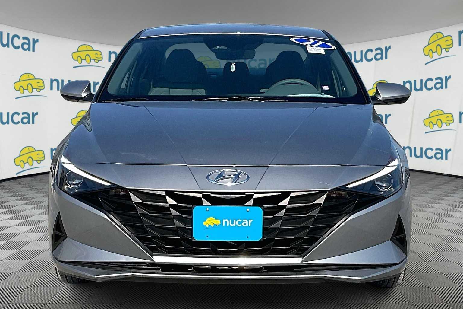 2022 Hyundai Elantra SEL - Photo 2