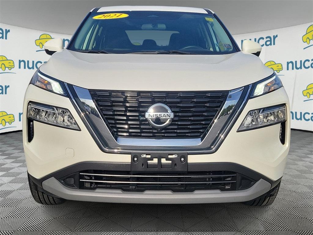 2021 Nissan Rogue SV - Photo 2