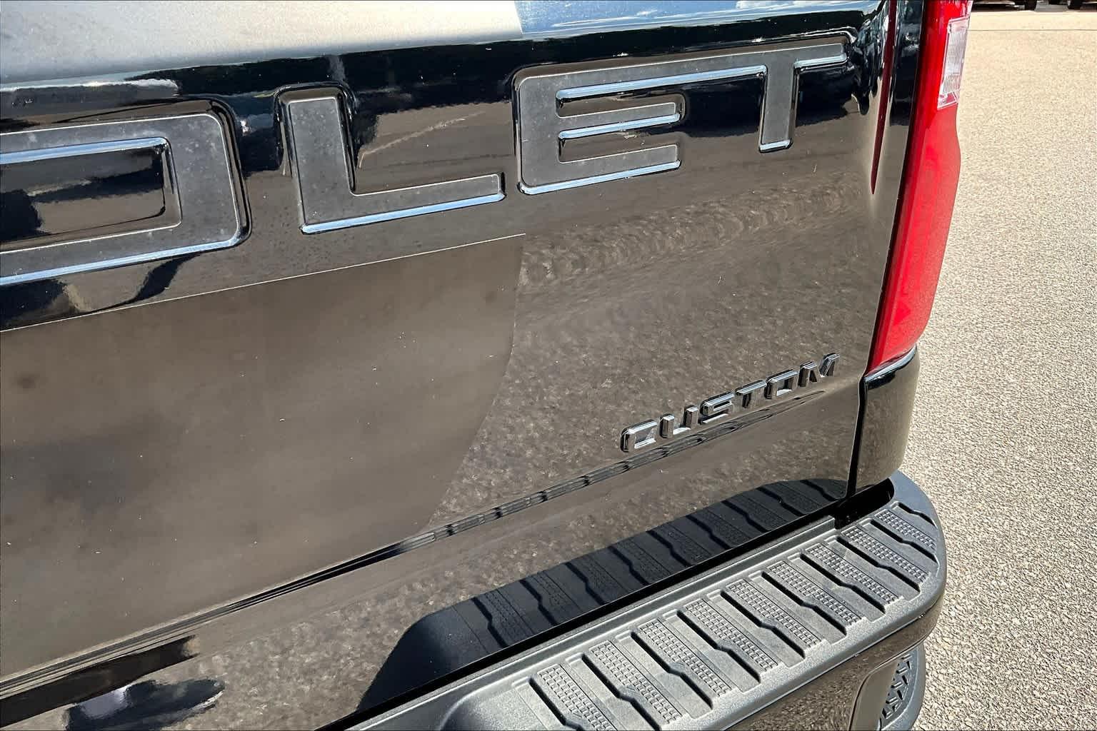 2021 Chevrolet Silverado 1500 Custom 4WD Crew Cab 147 - Photo 27