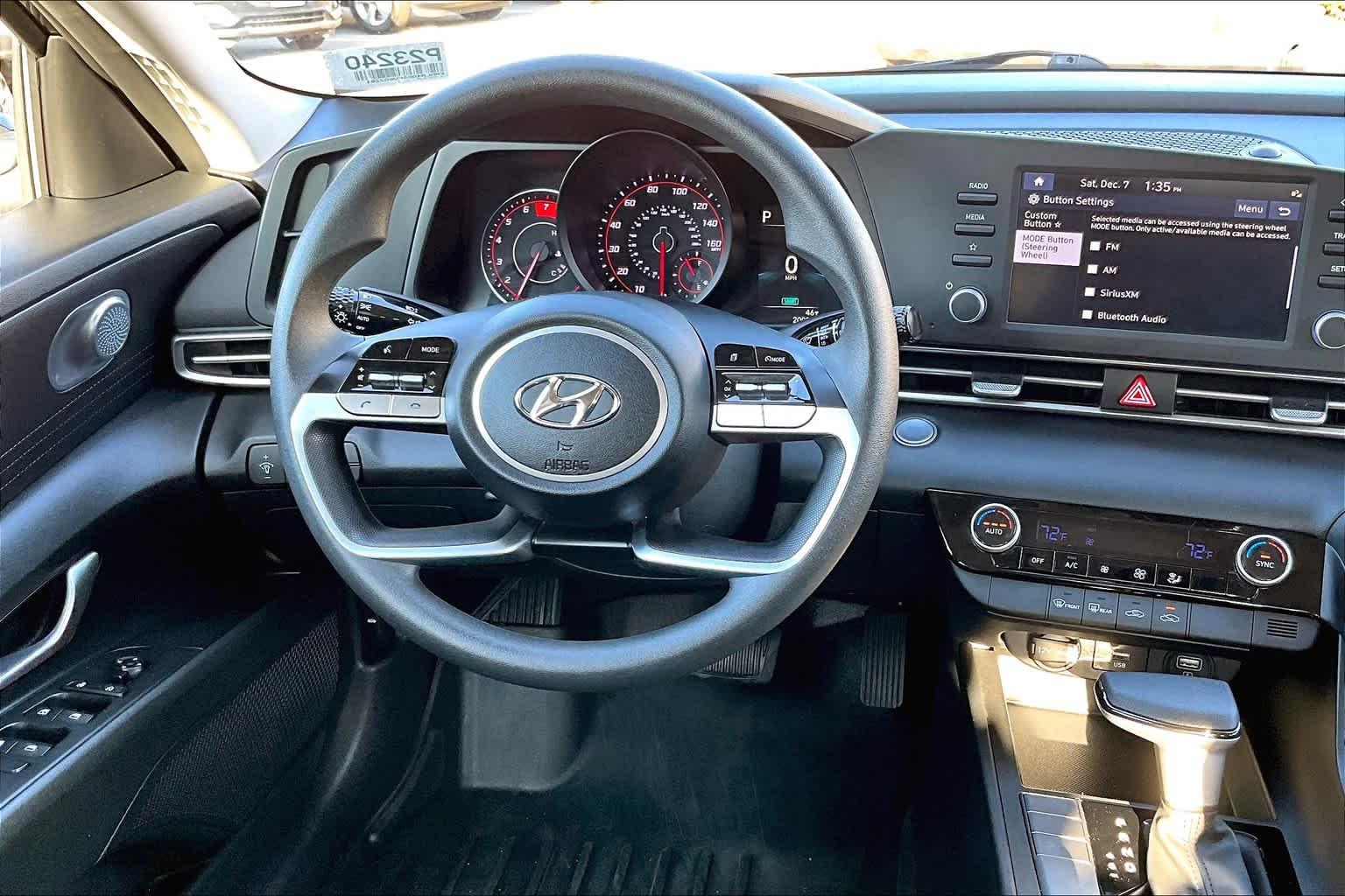 2023 Hyundai Elantra SEL - Photo 17