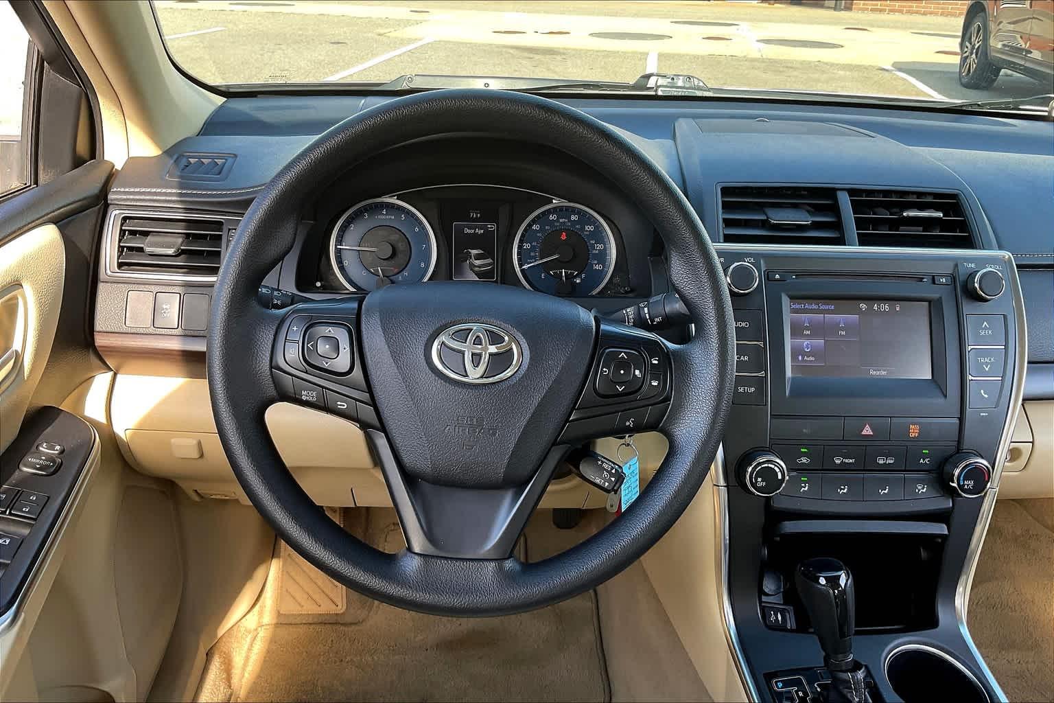 2017 Toyota Camry LE - Photo 24