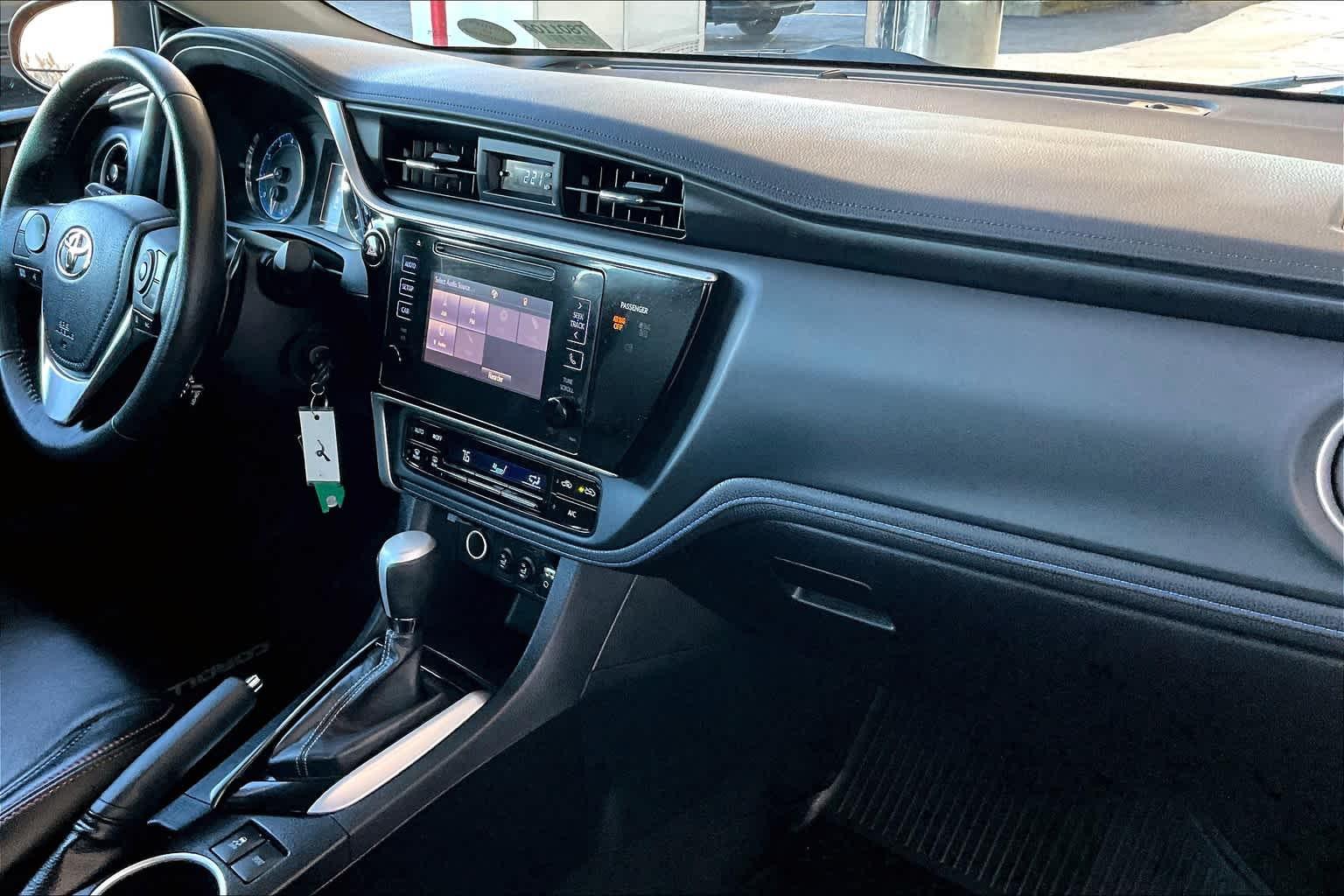 2017 Toyota Corolla SE - Photo 14