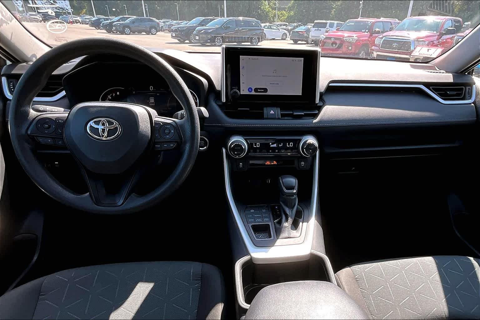 2023 Toyota RAV4 XLE - Photo 21