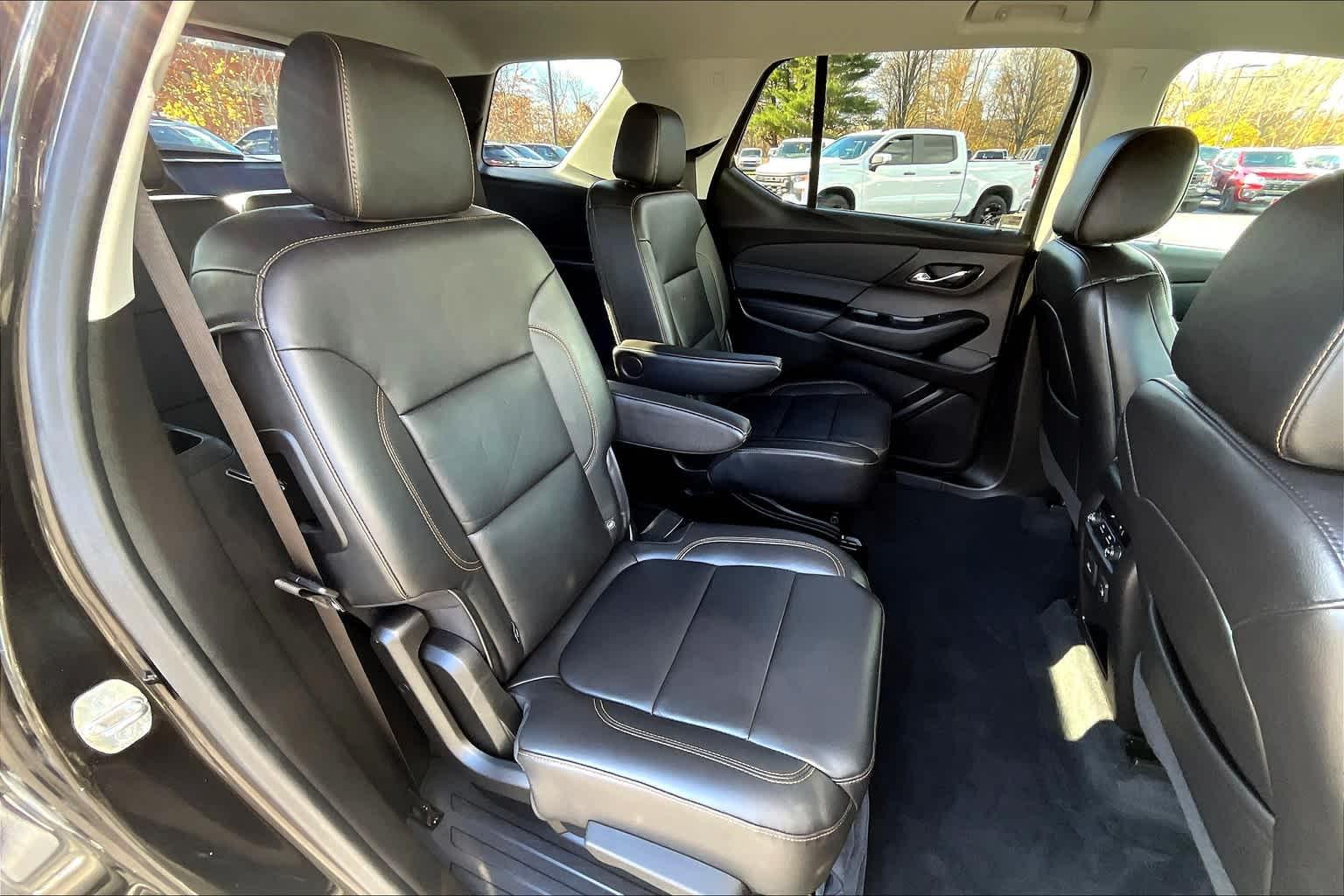 2021 Chevrolet Traverse LT Leather - Photo 15