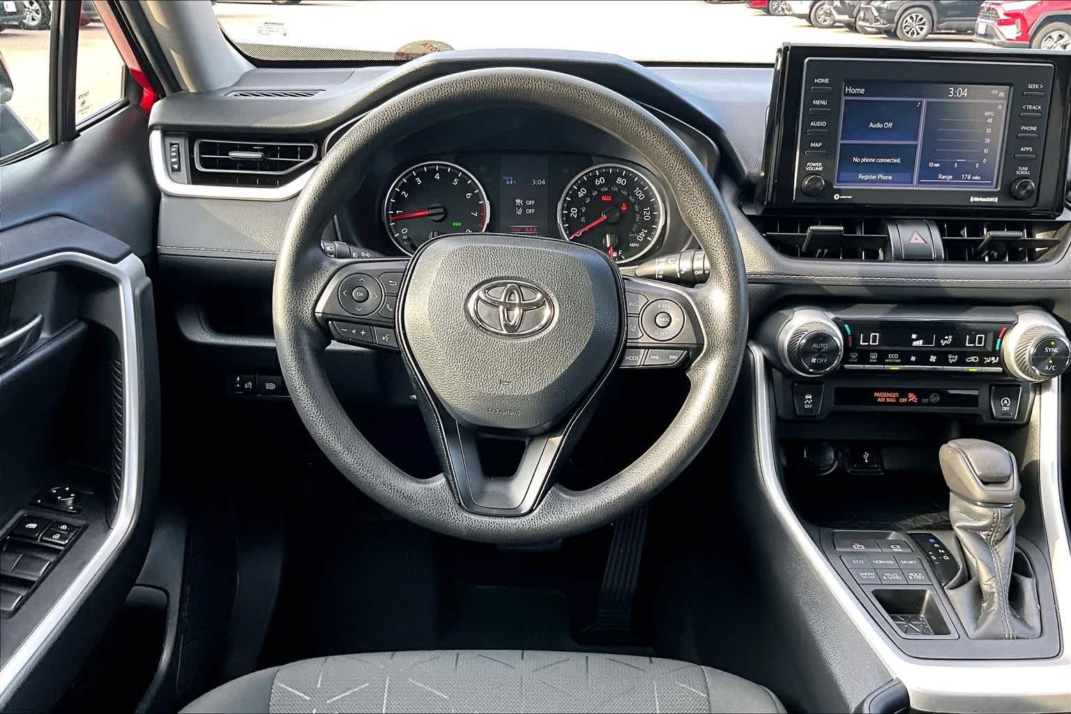 2021 Toyota RAV4 XLE - Photo 17