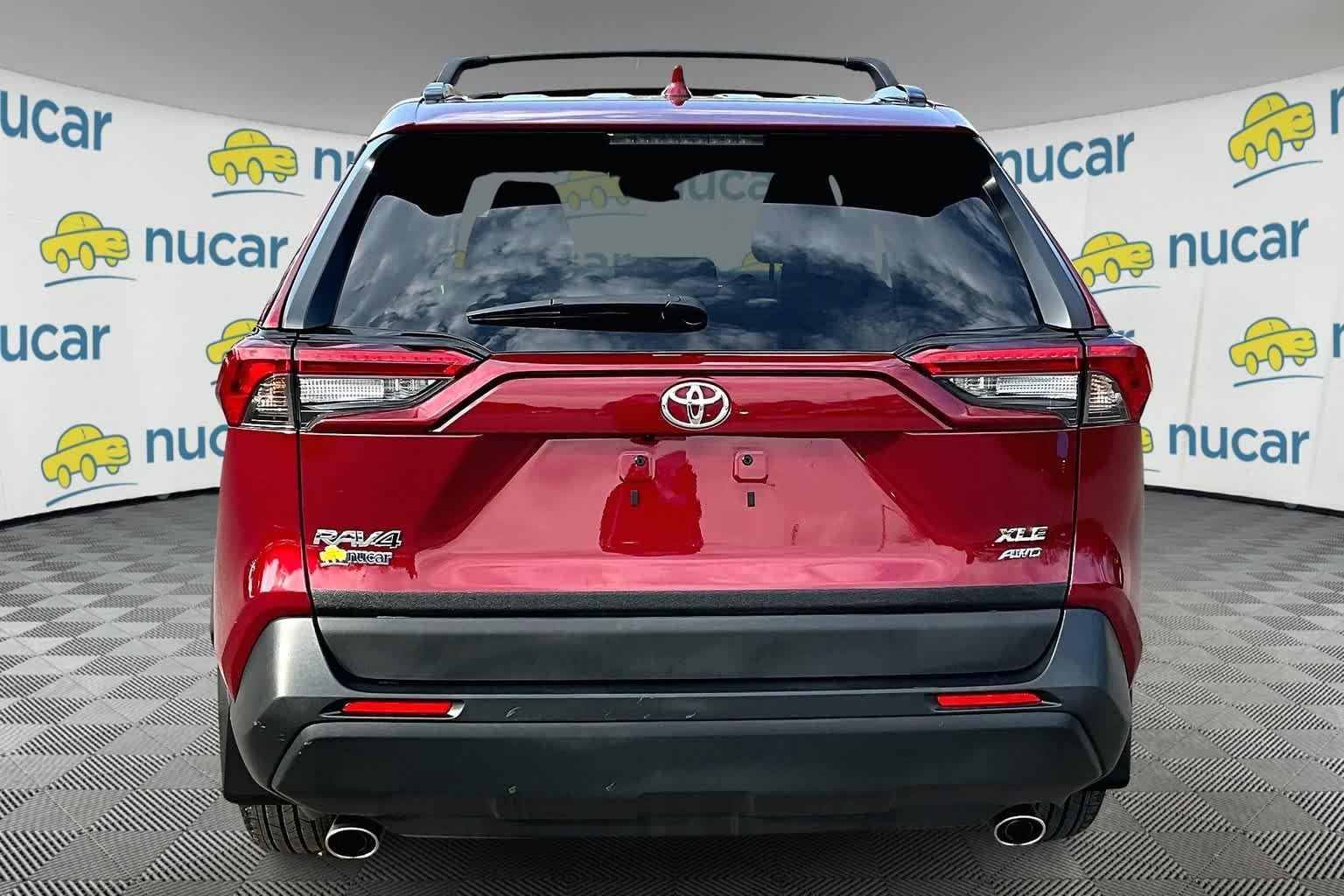 2021 Toyota RAV4 XLE - Photo 5