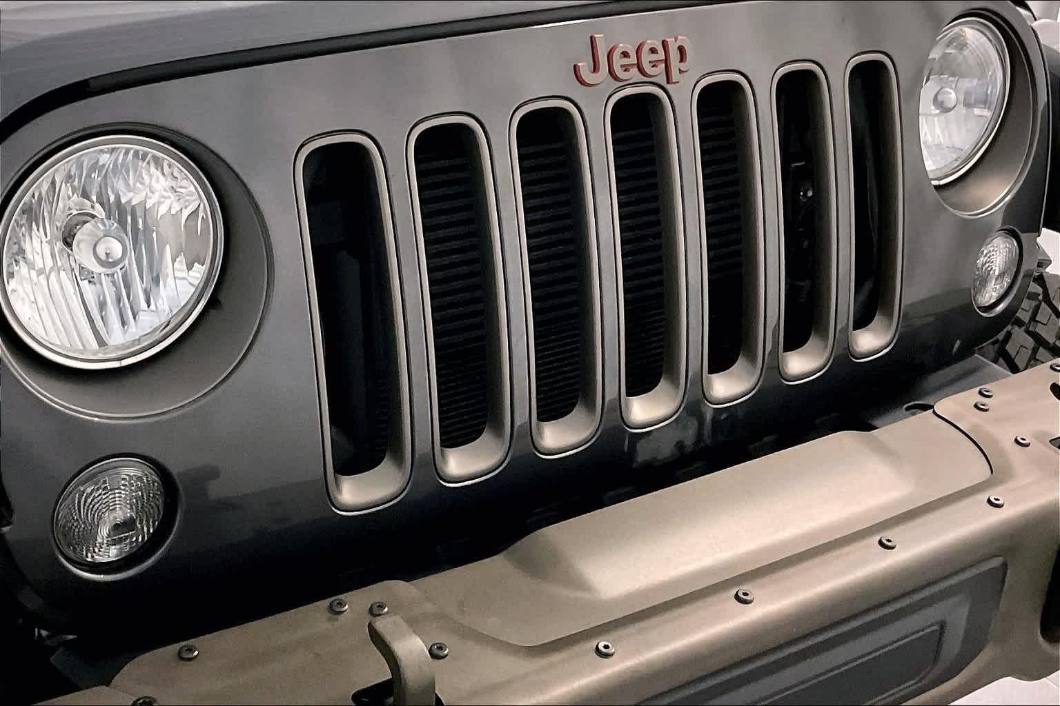 2016 Jeep Wrangler Unlimited 75th Anniversary - Photo 30