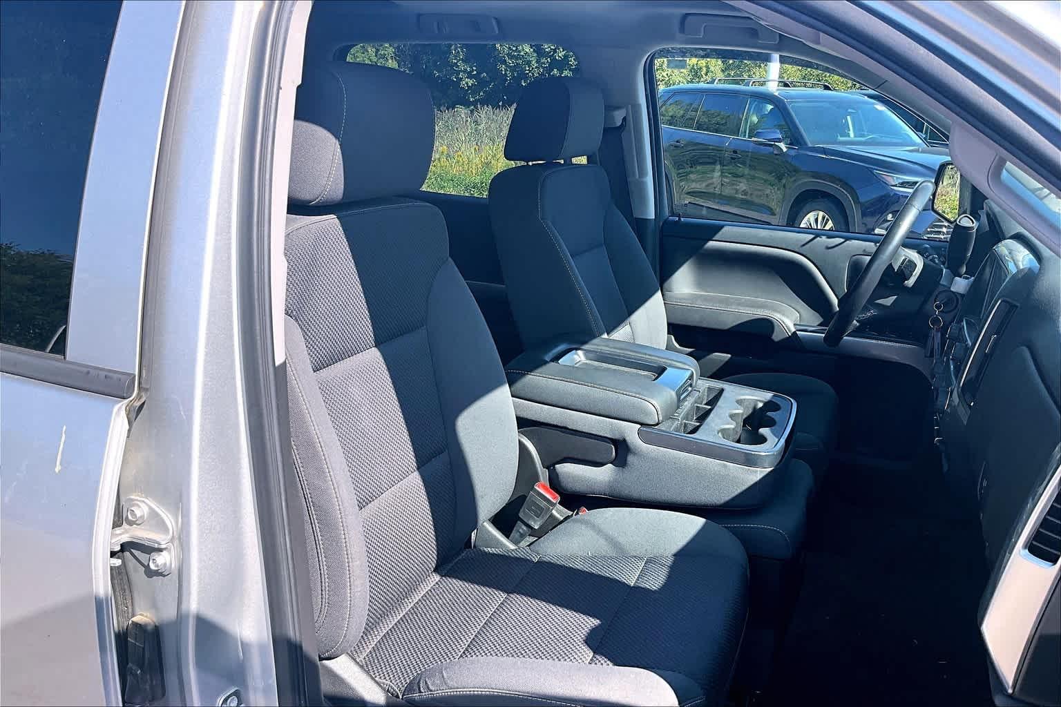 2018 Chevrolet Silverado 1500 LT 4WD Crew Cab 143.5 - Photo 11