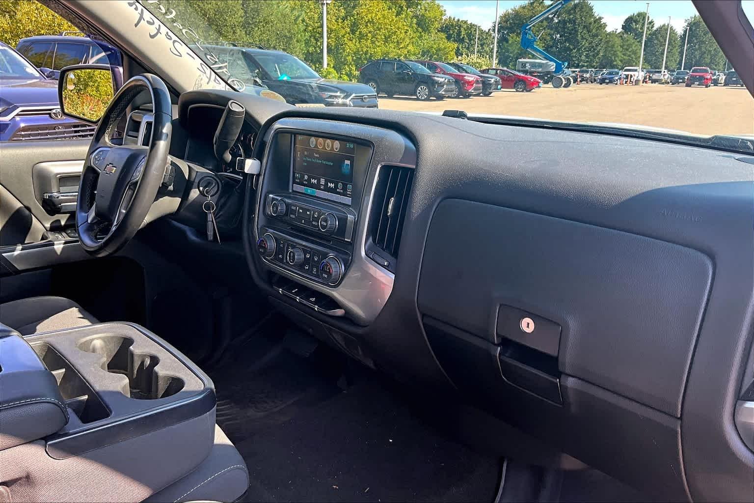 2018 Chevrolet Silverado 1500 LT 4WD Crew Cab 143.5 - Photo 14