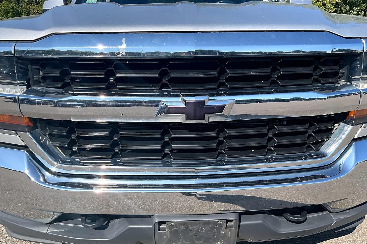 2018 Chevrolet Silverado 1500 LT 4WD Crew Cab 143.5 - Photo 28