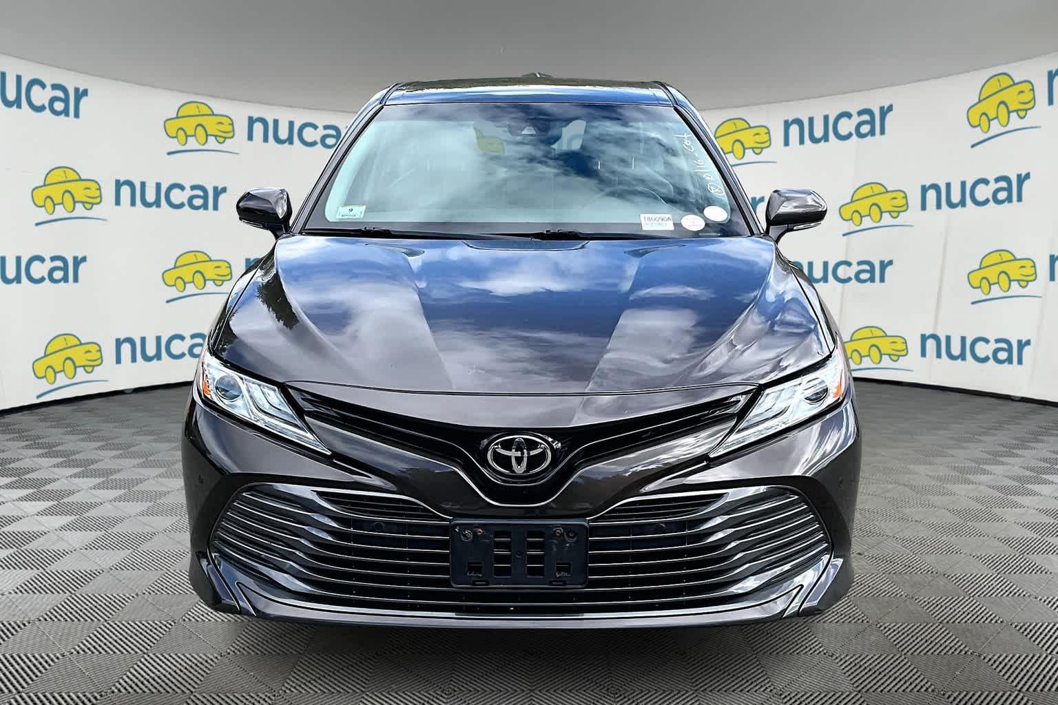 2018 Toyota Camry XLE - Photo 2