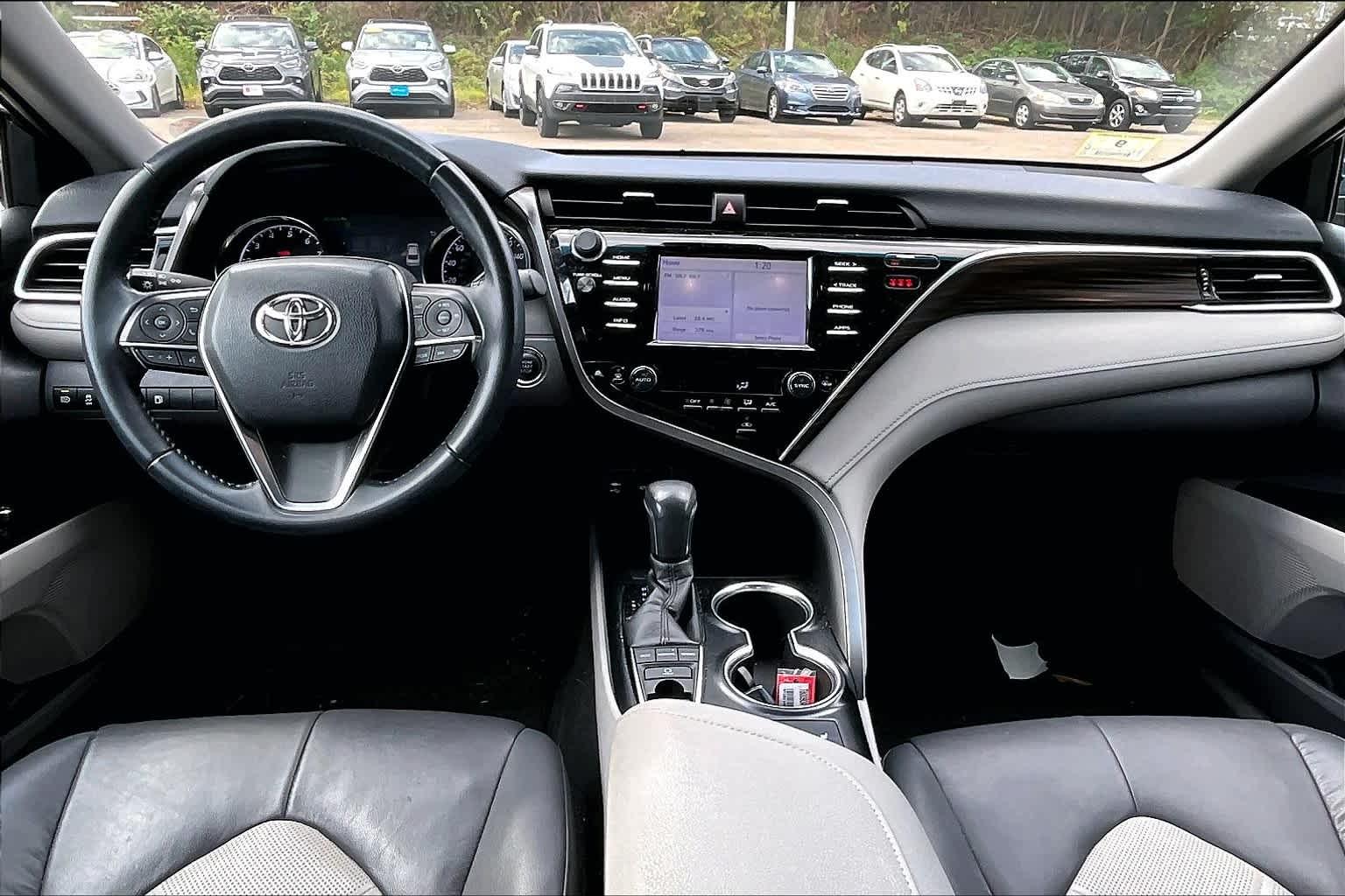 2018 Toyota Camry XLE - Photo 9