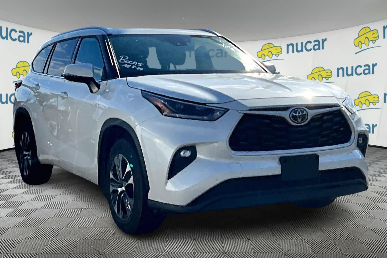 2021 Toyota Highlander XLE - Photo 1