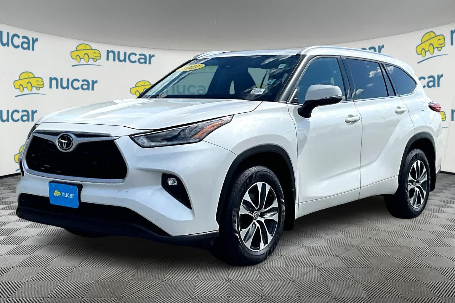 2021 Toyota Highlander XLE - Photo 3