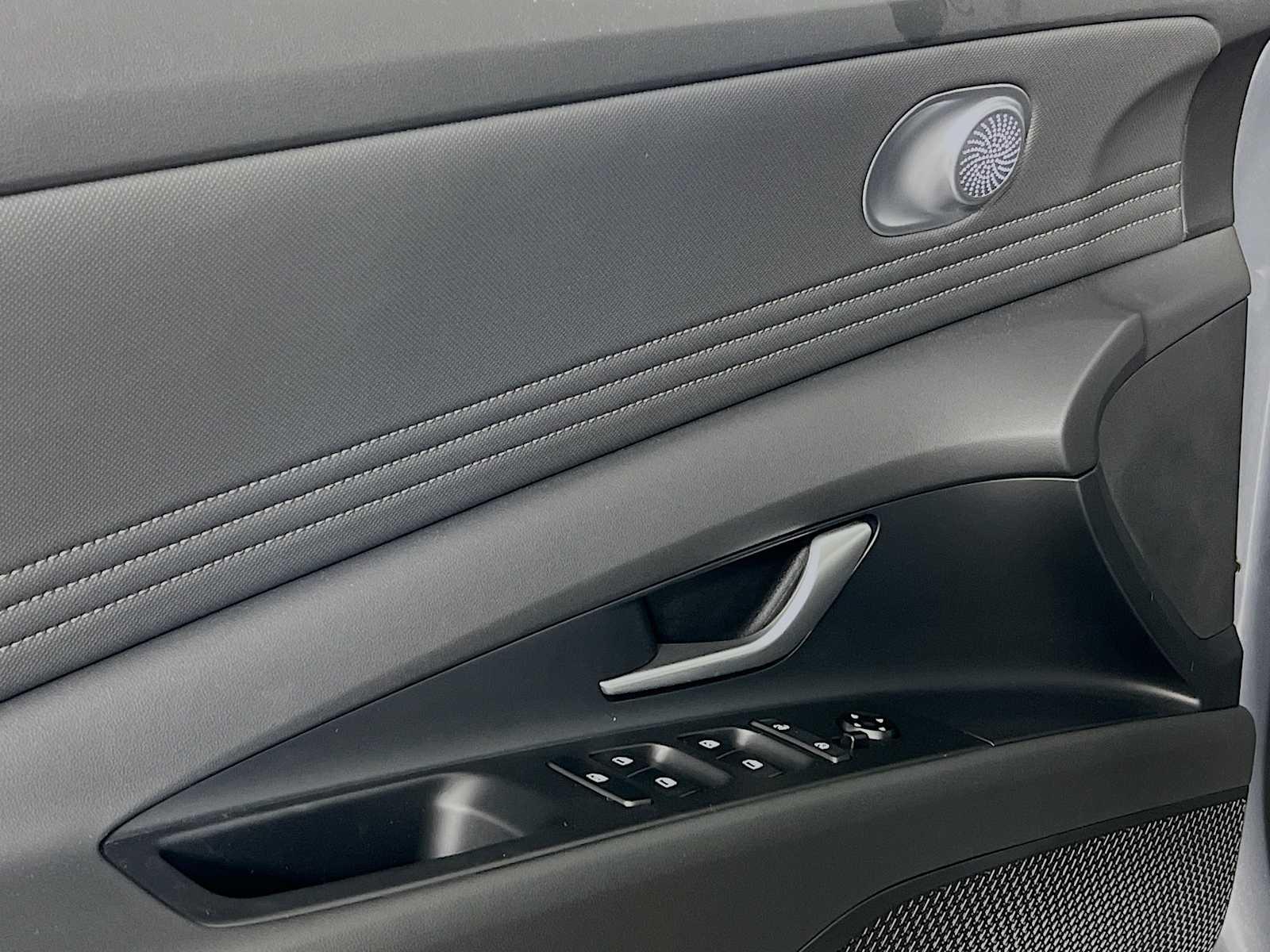 2025 Hyundai Elantra SEL Convenience - Photo 16