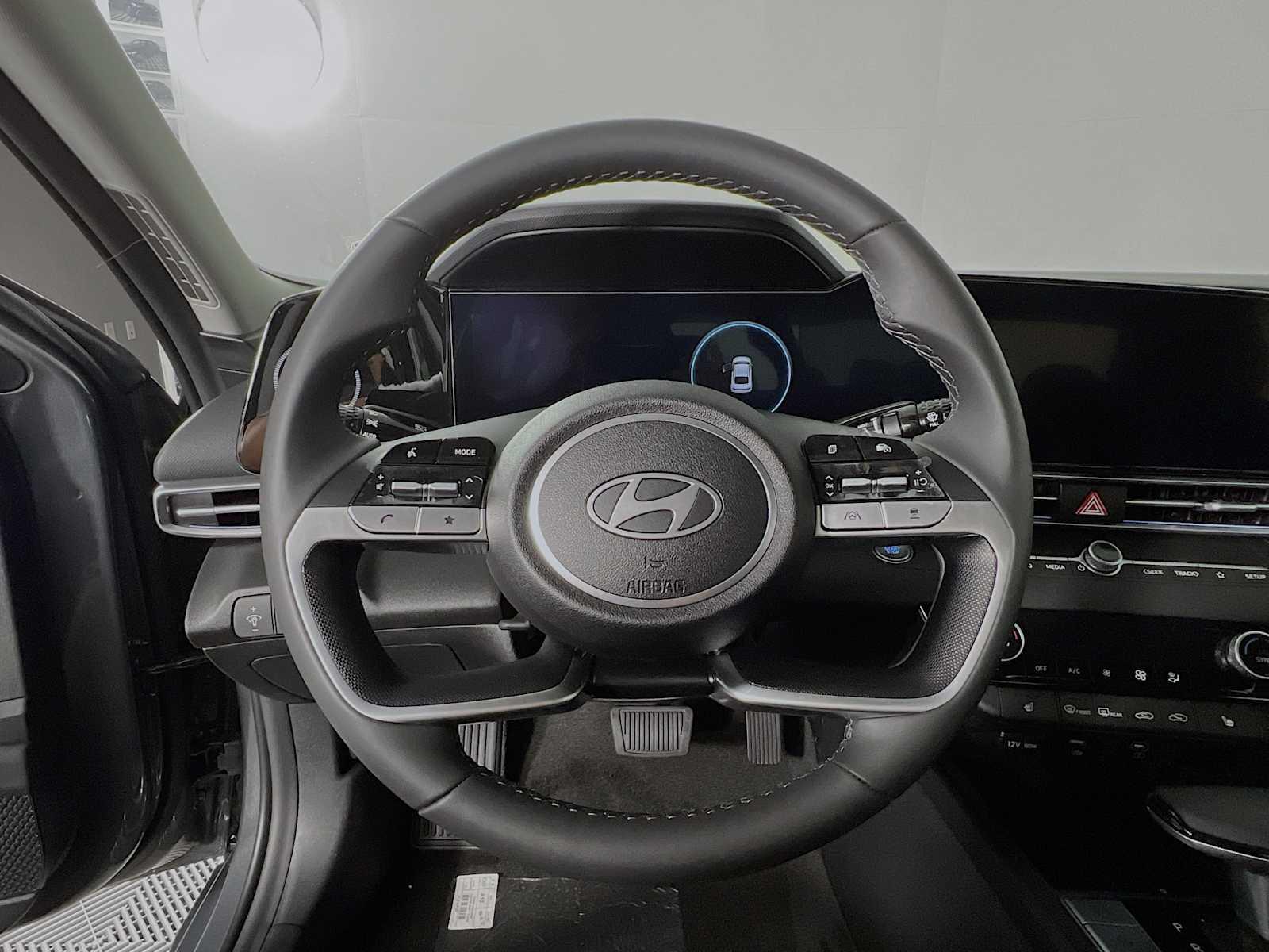 2025 Hyundai Elantra SEL Convenience - Photo 7