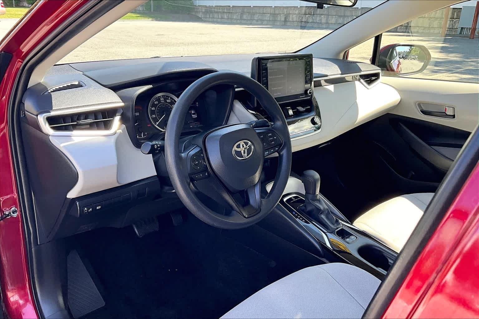 2022 Toyota Corolla LE - Photo 8